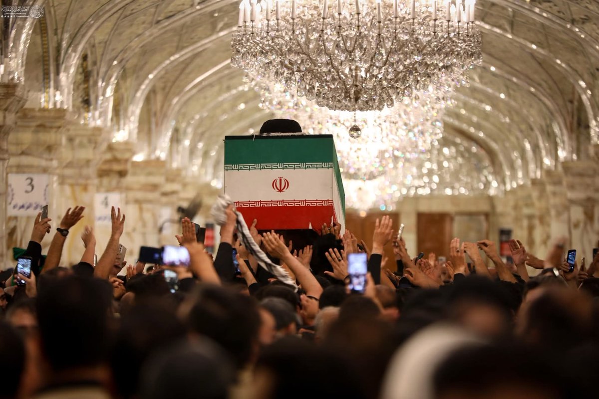 KavehAbbasian's tweet photo. For decades, the empire spent billions to create divisions among the masses of West Asia. They caused 8 years of war between Iran and Iraq. Now behold a coffin wrapped in the flag of Iran moving above a sea of Iraqi hands! This unity is what breaks the back of that empire. https://t.co/rK4bSL3LjZ