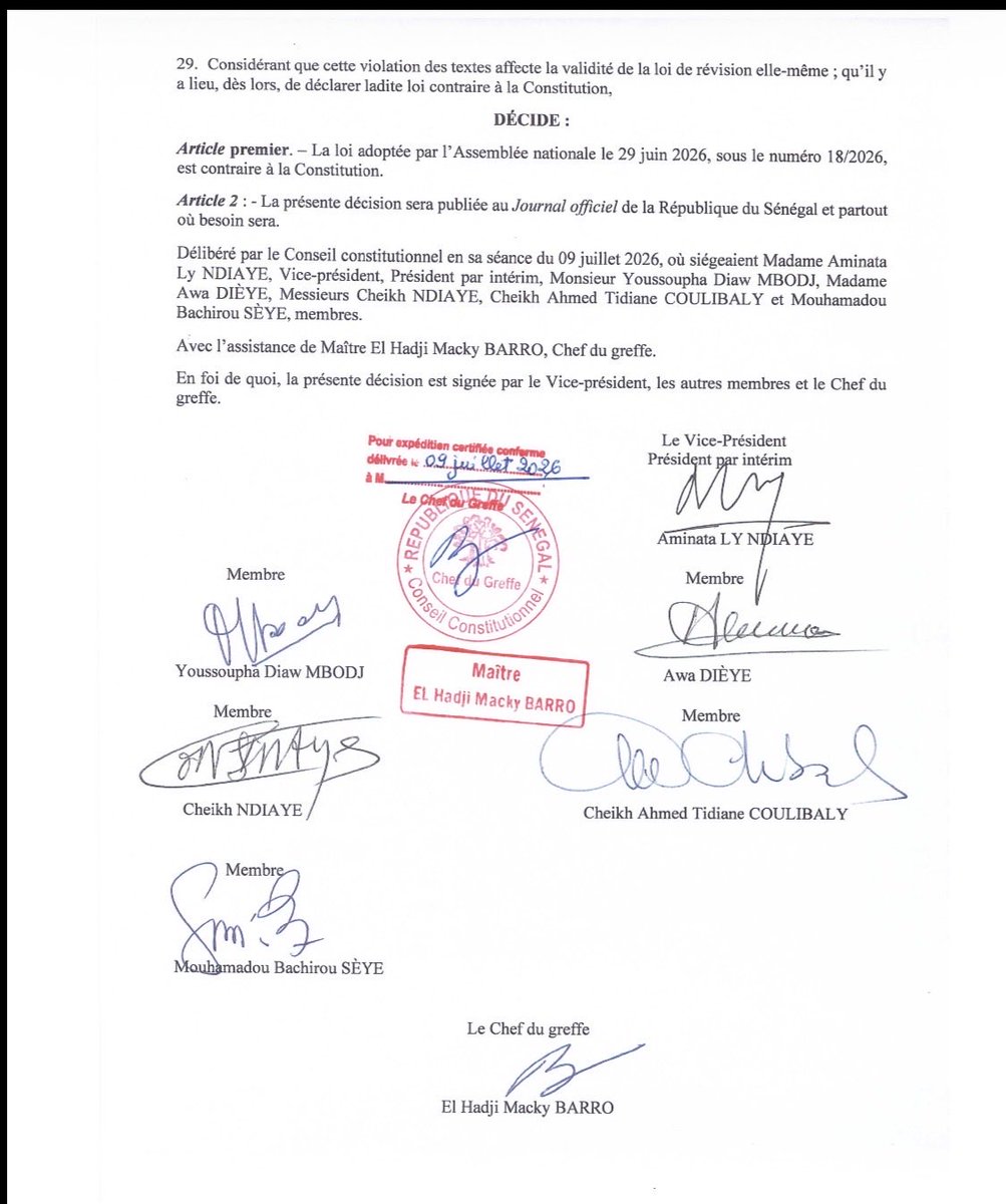 autruicomoi's tweet photo. Le Conseil constitutionnel déclare la proposition de loi votée le 29 juin à l’Assemblée nationale n’est pas conforme à la Constitution. Dans sa décision rendue ce 9 juillet 2026, il évoque les violations des dispositions de l’Article 82 de la Constitution en ses alinéas 2 et 4 https://t.co/uzE12CIor6