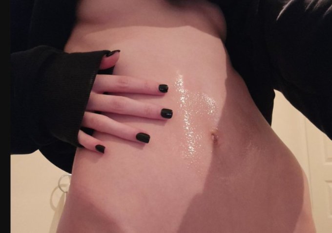 MilkManPumps's tweet photo. 😩 tummy about to make me explode 🥺💦💦 #wankchat #gooned https://t.co/Ttnl6JSzel