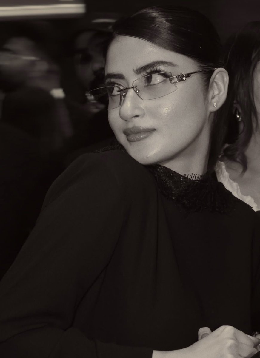tumnazarmeiraho's tweet photo. face card, aura, elegance, cunt oh she has everything. https://t.co/9Mw379SGpf