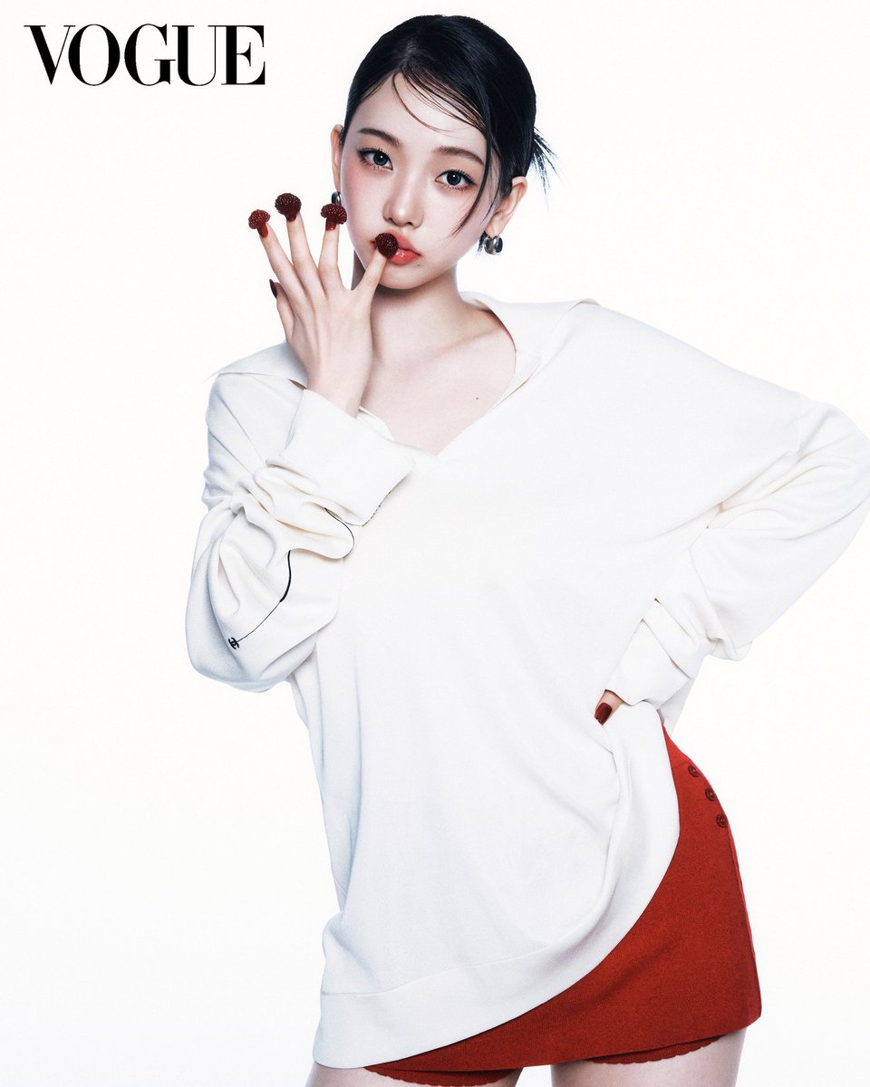 Yukainar's tweet photo. Catalogue number ⌗01: Lady 𝒌❤︎ who stand up suggestively with her cherry nails. Her gaze alone isn’t just a gentle greetings, rather an inviting welcome to something even greater which is her red lips! I bet the shade is exactly like your next purchase, isn’t it? 👠💄 https://t.co/v1HgQJkj6Q