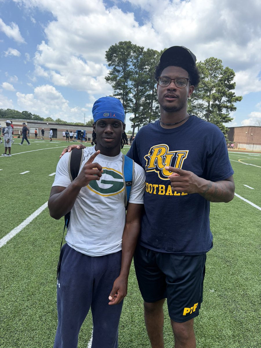 CordaeAlexande2's tweet photo. After a great conversation with @nevarie25 blessed to receive offer from reinhardt university
@coach_thorpe @_Coach_O @CoachGoodrum @GriffHighFB @RecruitGeorgia @247Sports https://t.co/OpZbOnRjSg