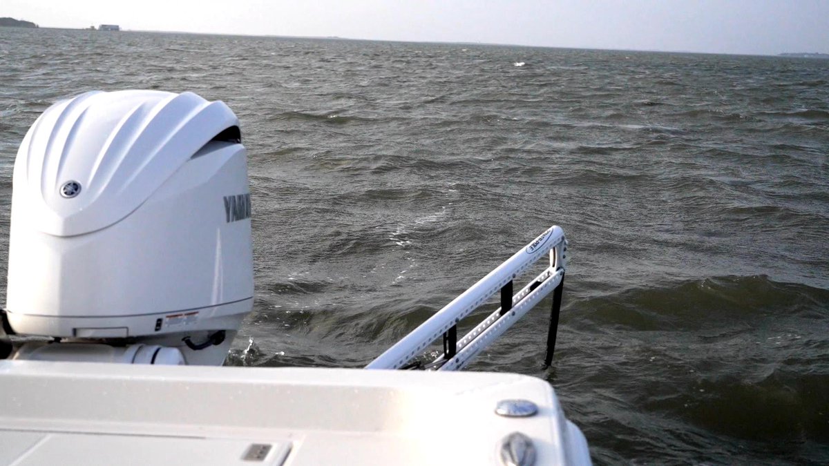 FishHandbook's tweet photo. With the press of a button, the boat is held firmly in place...no matter the wind direction, current, or other conditions.
#PowerPole #TotalBoatControl #BassProShops #RangerBoats #YamahaOutboards https://t.co/LlcJJPnJv3