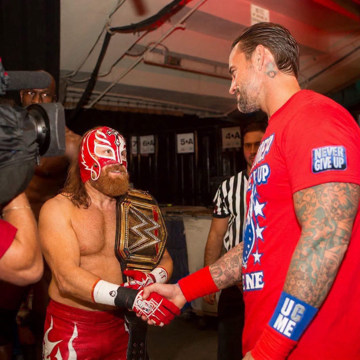 HeartBreakCorb's tweet photo. Raw summed up in a photo https://t.co/XLF6Q8RBPg