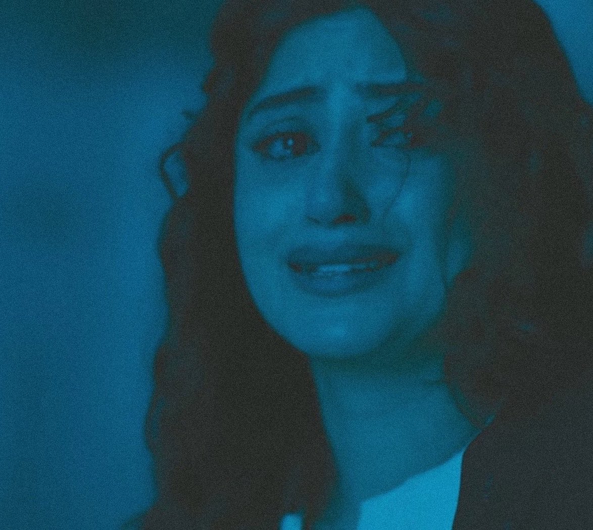zeazzss's tweet photo. two pretty criers falling in love the world is healing #zanjeerain https://t.co/mEbzjrj5kV