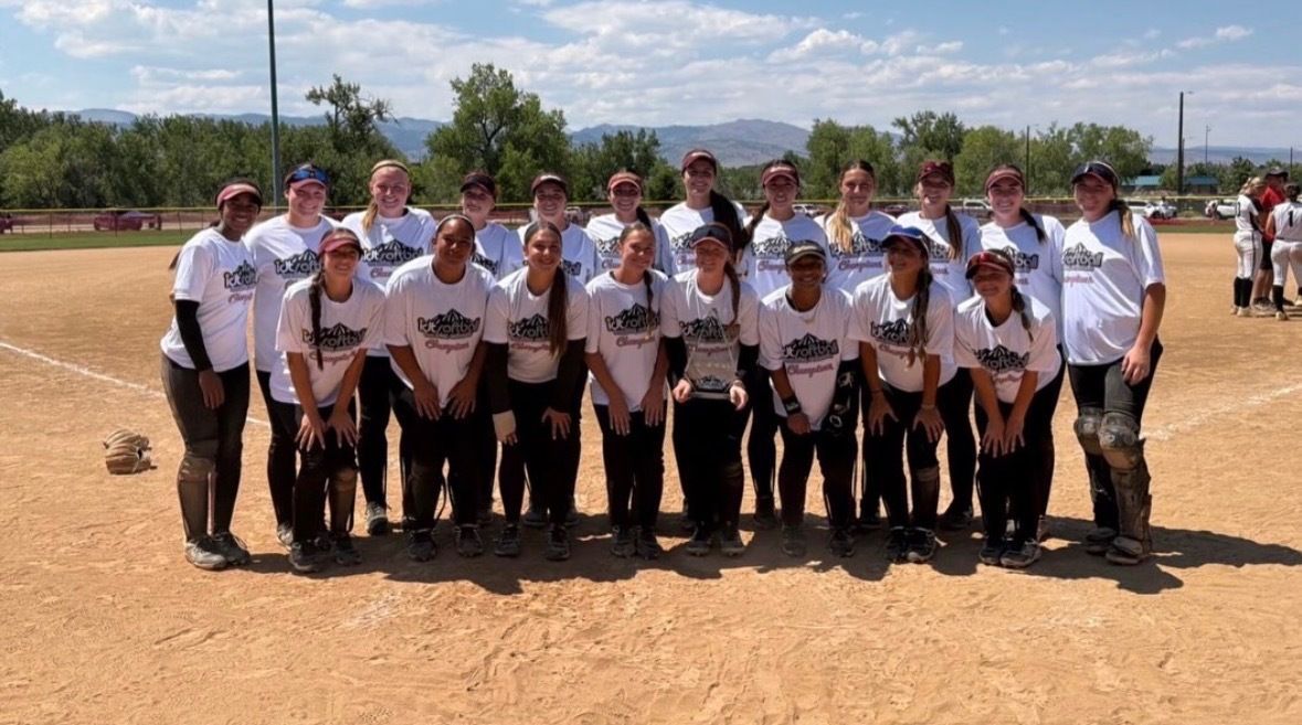 SoftbalAmerica's tweet photo. Sydney Root, a five-star pitcher in the 2028 class, showcased her velocity and changeup in Colorado. 

Read more about @SydneyRoot_2028 and others here: https://t.co/43azHZdysF https://t.co/t484hBaBay