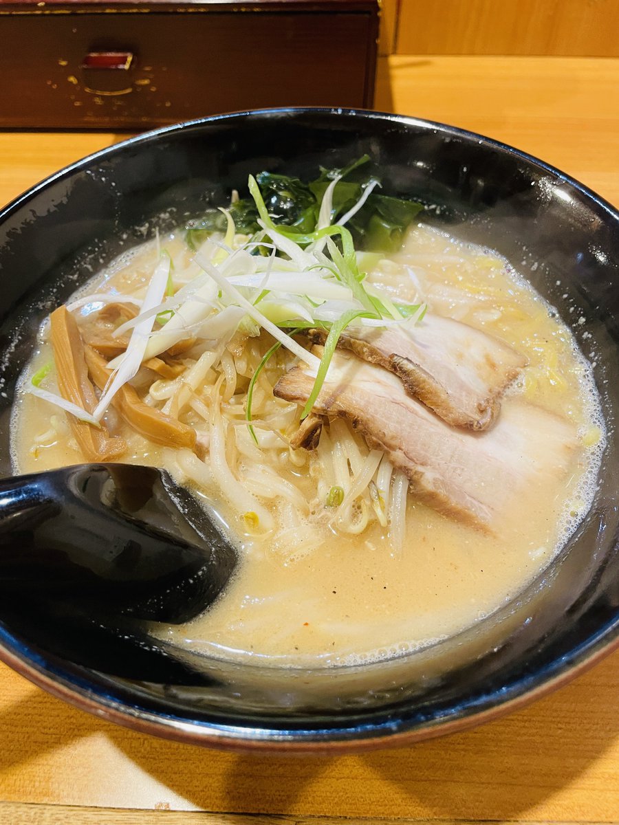 n_a_mus_a_n's tweet photo. 深夜ラーメン最高 https://t.co/08K9e0mvZJ