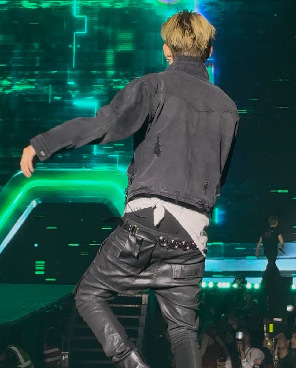 nishigiada's tweet photo. omg nishimura riki, put your pants up bro 🫪 (photo not mine)

#nishimurariki #NI_KI #니키 #ENHYPEN #ENGENE @ENHYPEN_members https://t.co/QnuqHCPIL6