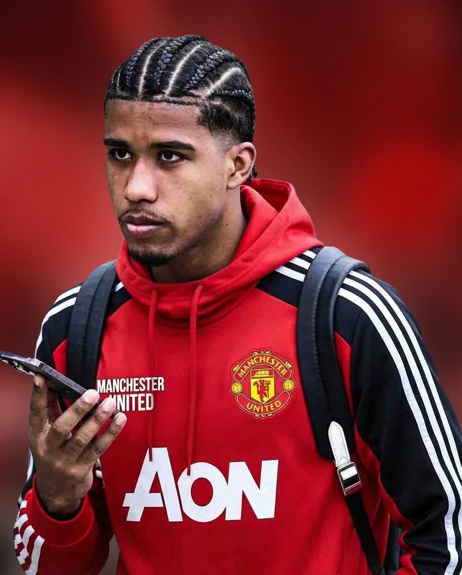 ManUnitedInfo10's tweet photo. 🚨💣 BREAKING:

Andrey Santos has now COMPLETED a successful medical as a new Manchester United player.

All documents have been signed between the clubs for a £50m package deal. Santos will sign tomorrow, Friday, on a contract until June 2031, with an option included.

#MUFC 
[@FabrizioRomano]