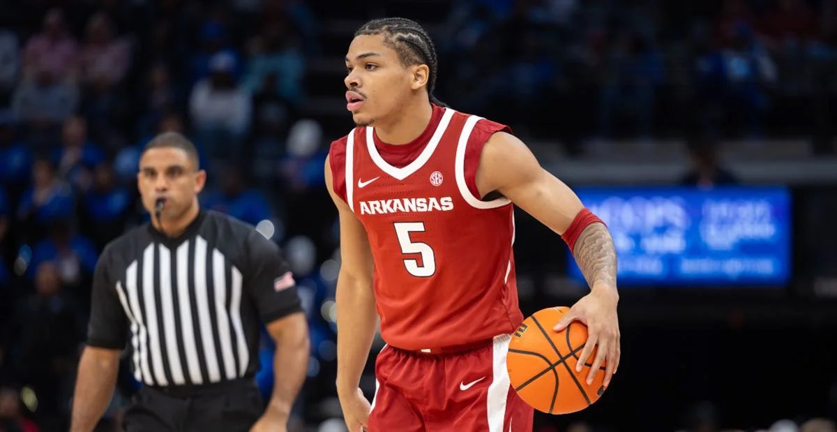 KingsMutuals's tweet photo. *Mutuals Hot Takes 👑🔥 

•Darius Acuff Jr averaged 23.5 Pts 
per game in the California Classic.

♨️ Is he gonna get over ⬆️ 23.5 pts.
Or is he going under ⬇️ 23.5 pts.

What’s your prediction Mutuals? https://t.co/HFKqbXAvlA