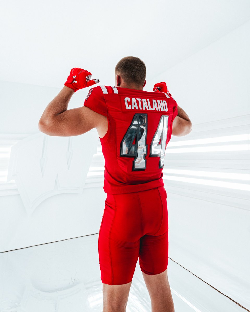 Wisconsin Football tweet media