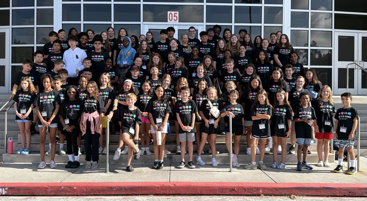 KPARKmedia's tweet photo. Junior Journalists are armed with their press passes, reporters notebooks and some new writing, photography and social media skills to take with them after a week of training at the @HumbleISD_KPHS  Summer Media Camp. https://t.co/qu8d4X4FPI