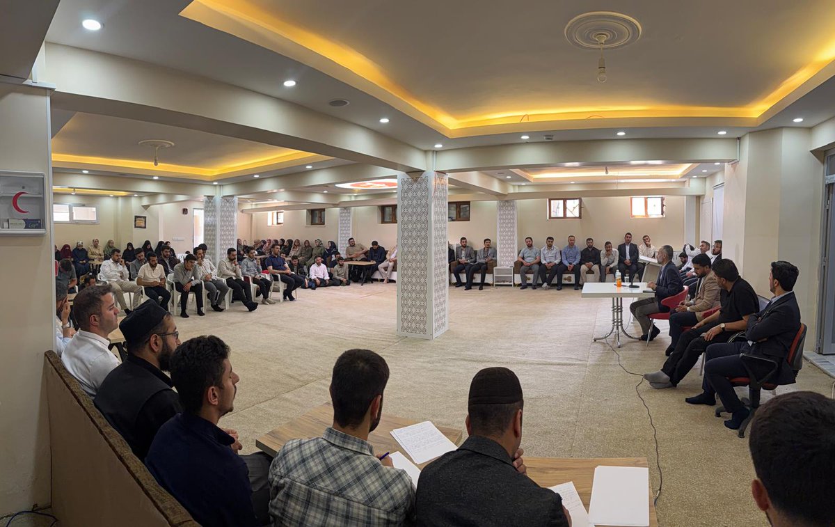 IlceOzalp's tweet photo. Genç Din Görevlileriyle İstişare ve Değerlendirme Toplantısı Gerçekleştirildi
 İl Müftümüz Sn. Dr. Mehmet Sırrı ŞIK'ın başkanlığında, İlçe Müftümüz Sn. Sedat ŞENTÜRK ve genç din görevlilerimizin katılımıyla istişare ve değerlendirme toplantısı gerçekleştirildi. https://t.co/0dZkKpY7Jc
