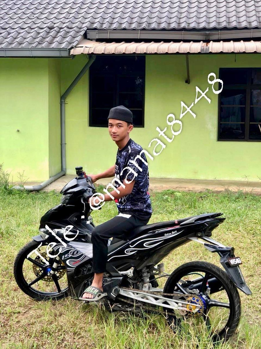 Danyodfi's tweet photo. Anak ikan rempit Kelantan ni besar guys batang dia 🍆🍆🍆

Link : https://t.co/tYKjM11PrA https://t.co/J6uFxE8yDP