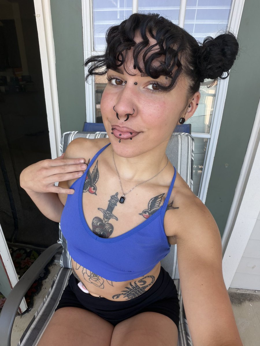 tlysettexo's tweet photo. switched out my snakebites finally :P https://t.co/kXQVWyyNSs