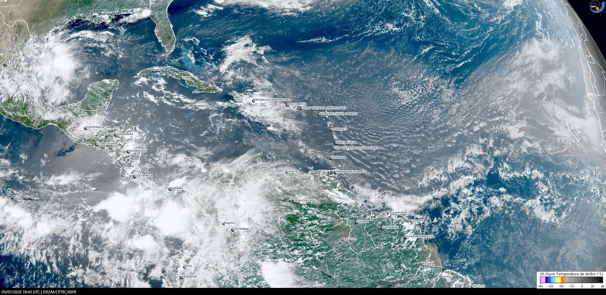 RudyMeteo's tweet photo. Pi gwo epizòd pousyè Sahara pou sezon an ap pwogrese nan direksyon Karayib la. Pi gwo konsantrasyon yo atann nan mitan semèn pwochèn e yo ta dwe depase nivo nòmal pou sezon an. Kalite lè a ka degrade nan plizyè zòn. #Ayiti #Meteyo https://t.co/diJzSMewpu
