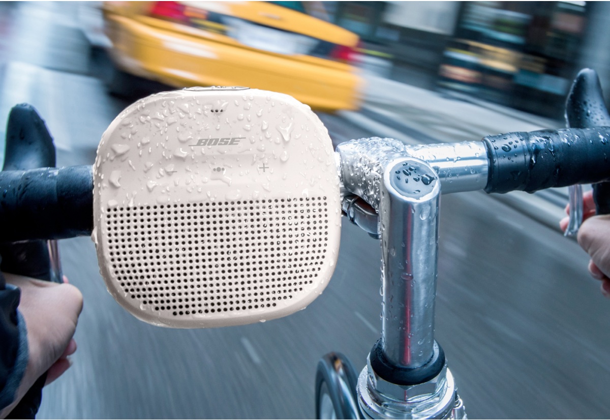 macitynet's tweet photo. La cassa Bose SoundLink Micro al minimo: solo 93,24 € https://t.co/LlncsqQNc4 https://t.co/Z7IkUvf7Yi