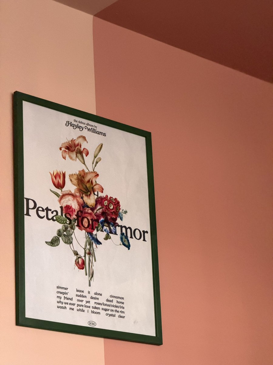 kiico88's tweet photo. Love that my partner lets me put Hayley Williams prints up in our home, he thinks it all looks lovely and goes with the decor and I get to fangirl even more… 😬😮‍💨🫶🏻 #hayleywilliams https://t.co/xXTHe9KJHm