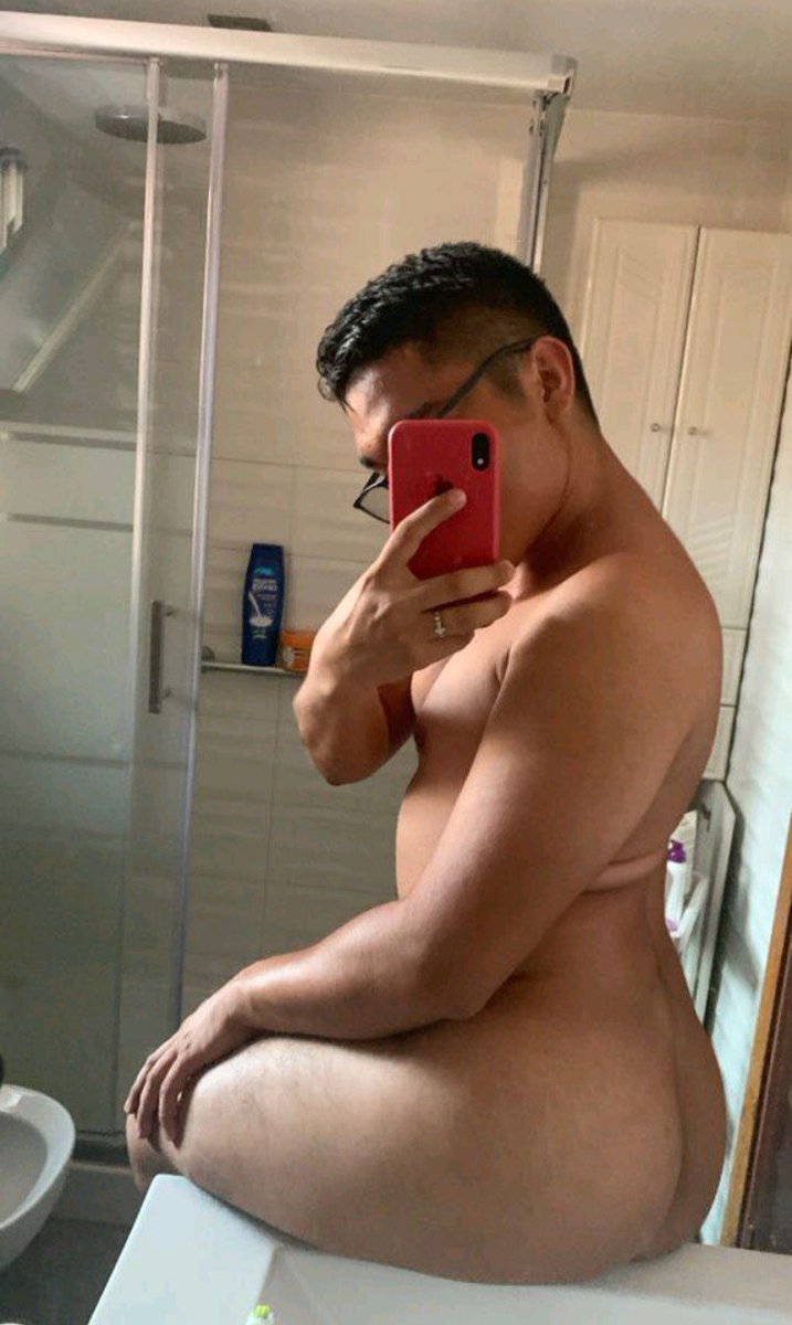 Kenrdl_2269's tweet photo. @pollitoslover Pues procedo a sentarme? 🥵🙈 https://t.co/0dNnotLumi