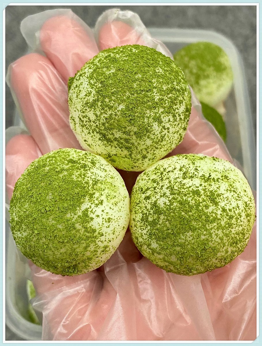Simlat1's tweet photo. Sharing my secret stash of matcha rice crackers  Crunchy, not too sweet—perfect for midday munchies! Who’s stopping by for a bite https://t.co/raUXDPzONk