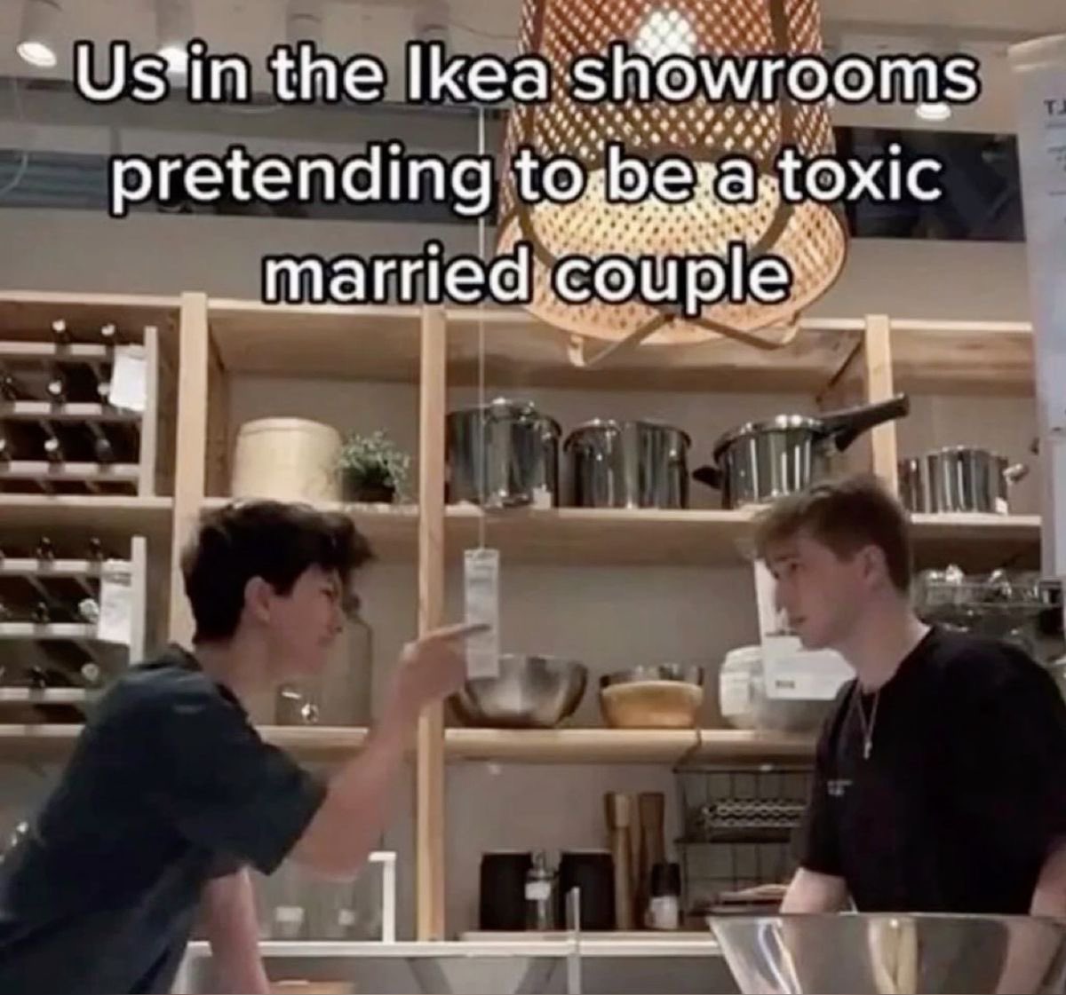 Starsofthemoons's tweet photo. robin and steve would 100% do this https://t.co/vmRyl2CHYv