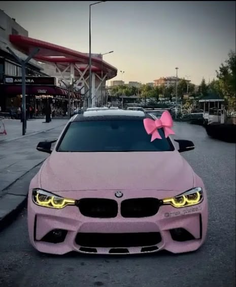 Rose6sx's tweet photo. Who also love BMW's 🩷 https://t.co/yOKCd8eeY8