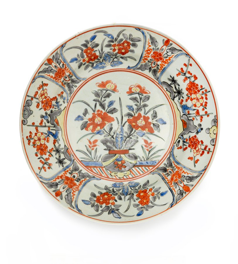 JapanTraCul's tweet photo. Plate, Arita ware, Kakiemon style, ca. 1660-1690 https://t.co/dSeMZQyDPF