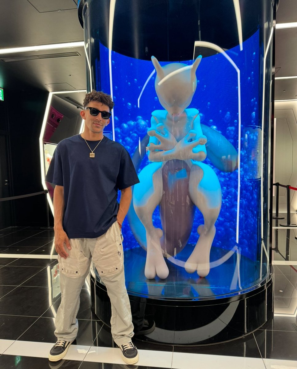 KhleoThomas's tweet photo. Had to break Mewtwo out https://t.co/REm4UcDnhi