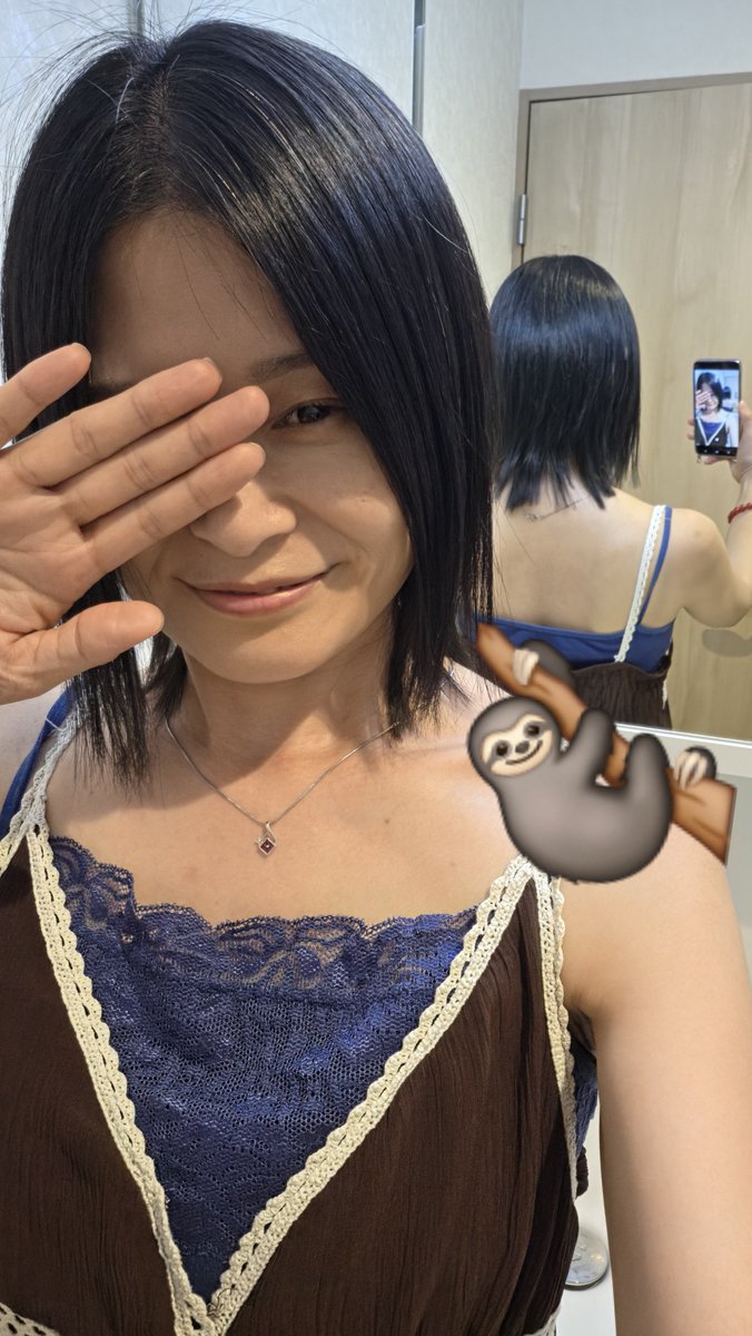 n_x0703's tweet photo. 髪切りました🦥ウルフでかなり短めにしていただいてるんですが、これはもうウルフじゃないウルフモドキ？？？かも…😅いつも私の要望を聞いてくれる美容師さんに感謝です✨ https://t.co/8dKlbUEFnv