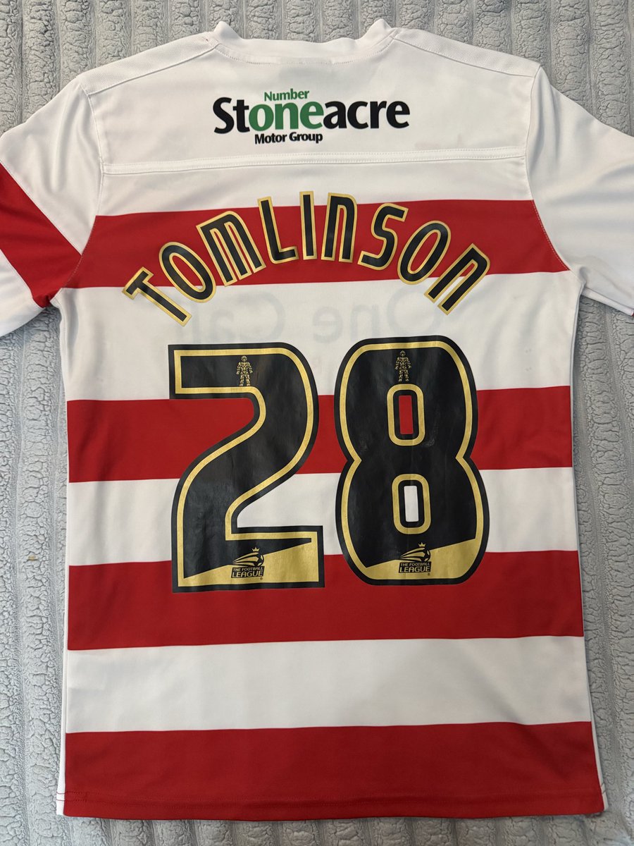 noctrlanidala's tweet photo. Rare Louis Tomlinson collector’s item for sale! 💙
Official Doncaster Rovers #28 long-sleeve jersey. Hoping it finds a new home with another fan. ⚽️

https://t.co/hvyjywlfZ8⁠

#LouisTomlinson #LT28 #OneDirection https://t.co/q0AbINhJUU