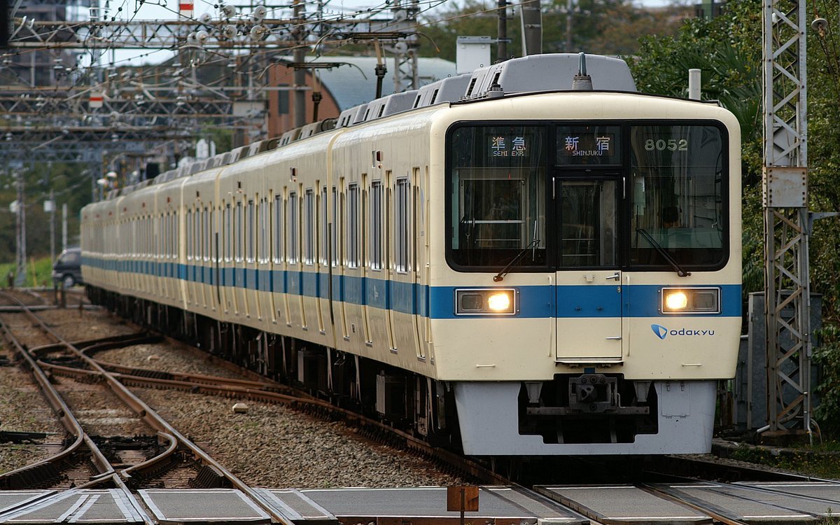 dukeyan31502447's tweet photo. 小田急8000形小田原線。
2018年の大改正前の準急。現在は全車千代田線直通ですが、この当時は新宿行もありました。

コニカミノルタ α-Sweet DIGITAL
相武台前 https://t.co/WJDLE2Cpmj