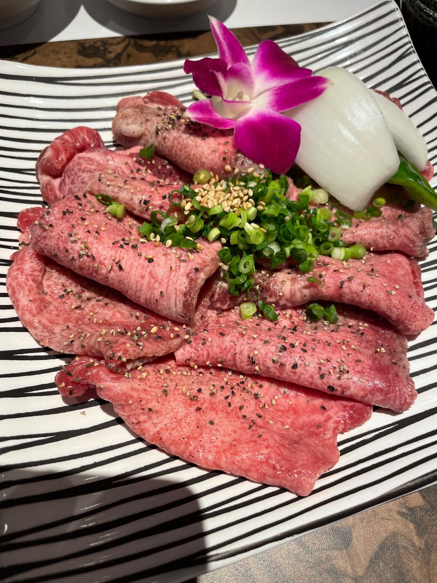 ehbwki's tweet photo. 夜中焼肉からの追い焼肉🥺 https://t.co/bG9P4Fi9sb
