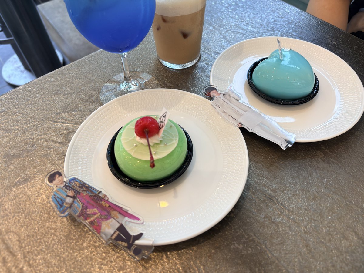nono_inono's tweet photo. ジョセフ楽しかったー！最高！
正しい���ョセフのハンサムを聴いたはずなのに、伊野尾くんのらじらーの「僕はハンサムハンサムさ〜🎶」が頭から離れません。笑
やぶぬいとやぶアクスタもちゃんと連れて行きました💚 https://t.co/3TXo0QJNXY