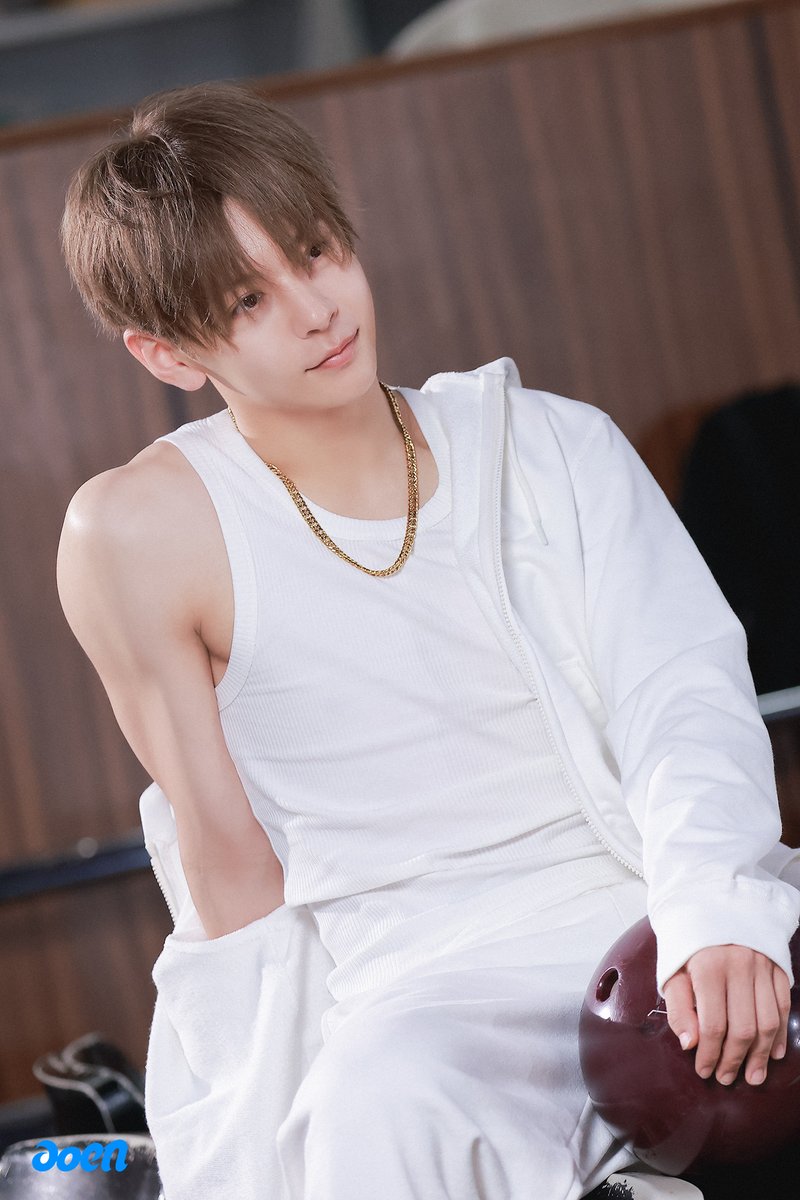aoen_official's tweet photo. aoen 3rd Single 'ハジマリCOLOR' Jacket Shoot Behind Photo

#aoen #アオエン
#琉楓 #RUKA
#aoen_ハジマリCOLOR https://t.co/w2jm7rL52n