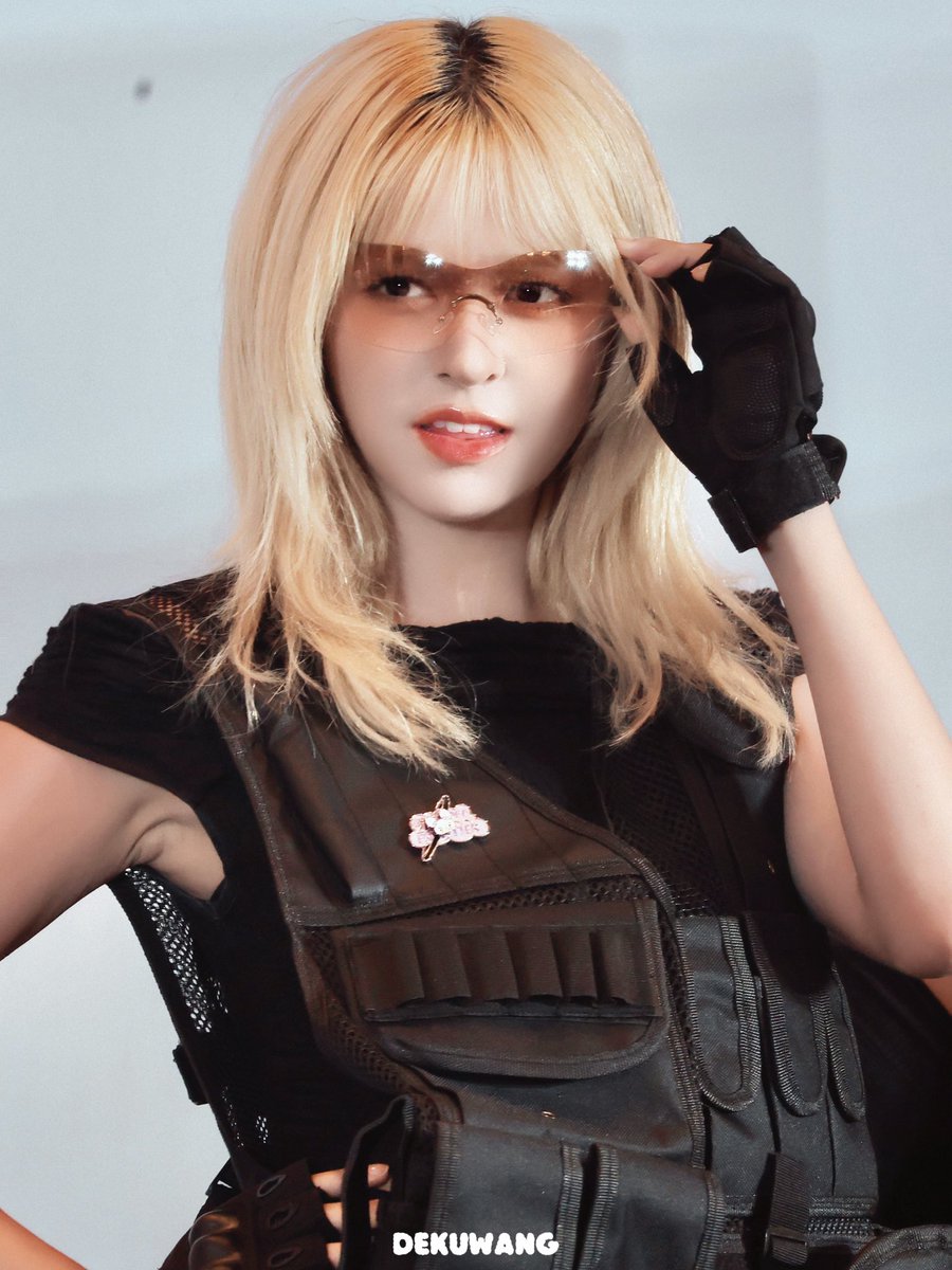 dekuwang's tweet photo. SHOOT!

#LILY #릴리
#NMIXX #엔믹스 https://t.co/7pZA6Mb9A8