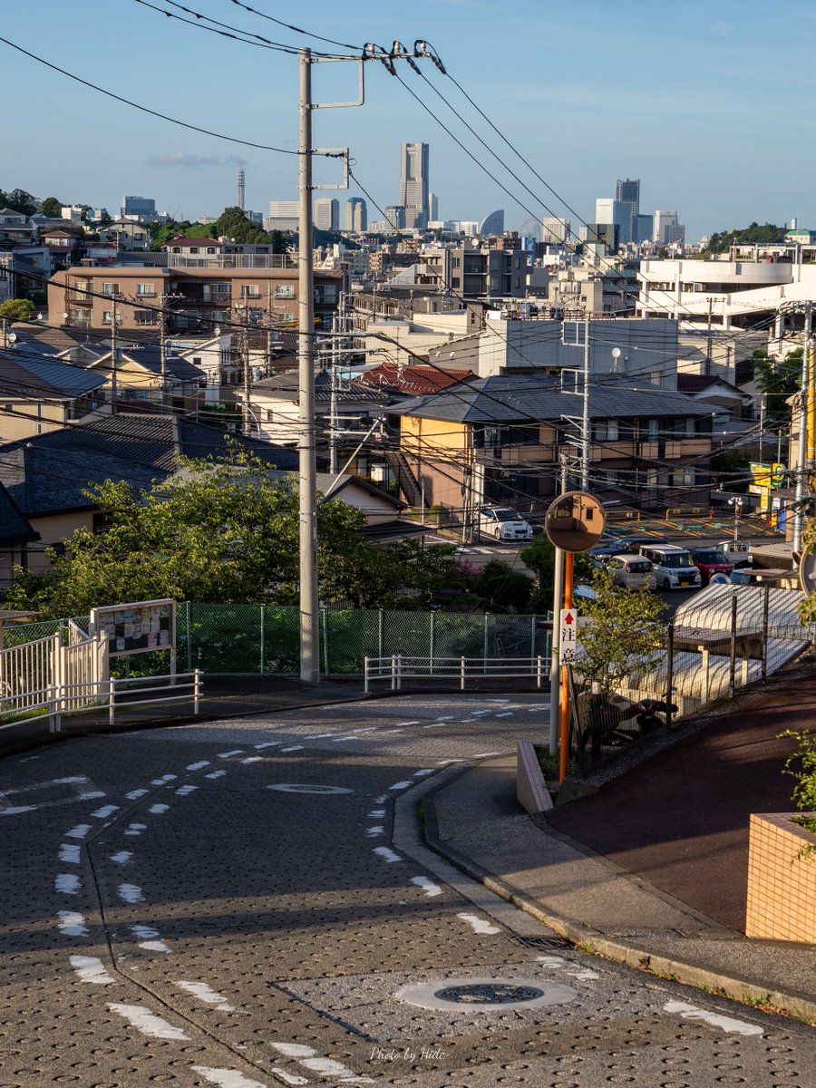 HidePhoto_2021's tweet photo. 大好きな餅井坂からの景色 https://t.co/eOb53e0HWg