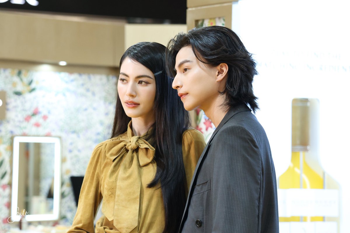 Gulfkanawutofc's tweet photo. สวยหล่อ ออร่า 1000% 😍

GULF GUCCI FLORA PARAGON
#GucciBeautyxGulf
#GulfKanawut https://t.co/iemtRXhg3d
