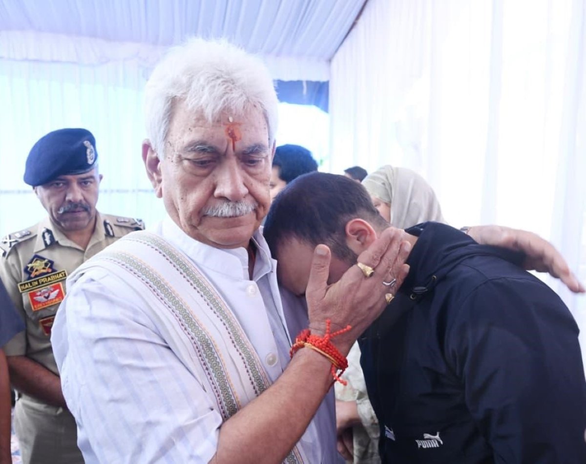 Indiascan1's tweet photo. Lieutenant Governor Visits Family of Martyr Head Constable Ashiq Hussain Qureshi... https://t.co/TvcPzFF94M