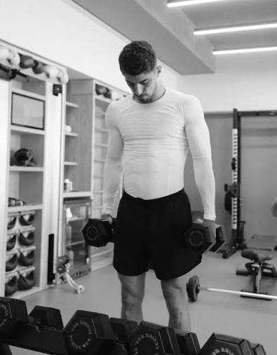 RomanRoman81083's tweet photo. @MaksMUFC Nie życzę źle, ale havertz wyglądał tak przed poprzednim sezonem i połamał się chyba w swoim drugim meczu https://t.co/oxqJpWe37K