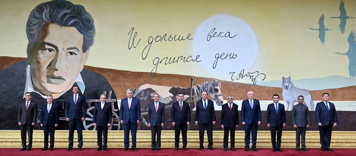 MFA_KZ's tweet photo. 🔷Foreign Minister of Kazakhstan Yermek Kosherbayev and other heads of foreign ministries of SCO member states were received by President of Kyrgyzstan Sadyr Japarov
📍 Cholpon-Ata, July 24 https://t.co/cpxiRCM2w8