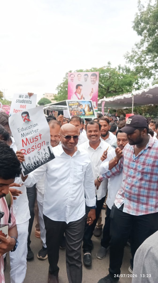 TManoharSwaero's tweet photo. Education Minister Dharmendra Pradhan must resign

#IamRSP #BRS #Students #EducationMatters @RSPraveenSwaero @BRSparty https://t.co/uzMpEblVC0