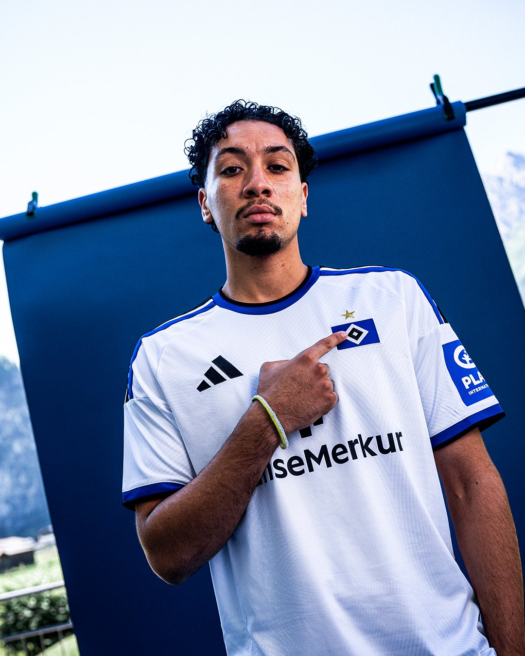 🚨 OFFICIEL :

Libre depuis la fin de son contrat avec l'OM, Bilal Nadi...