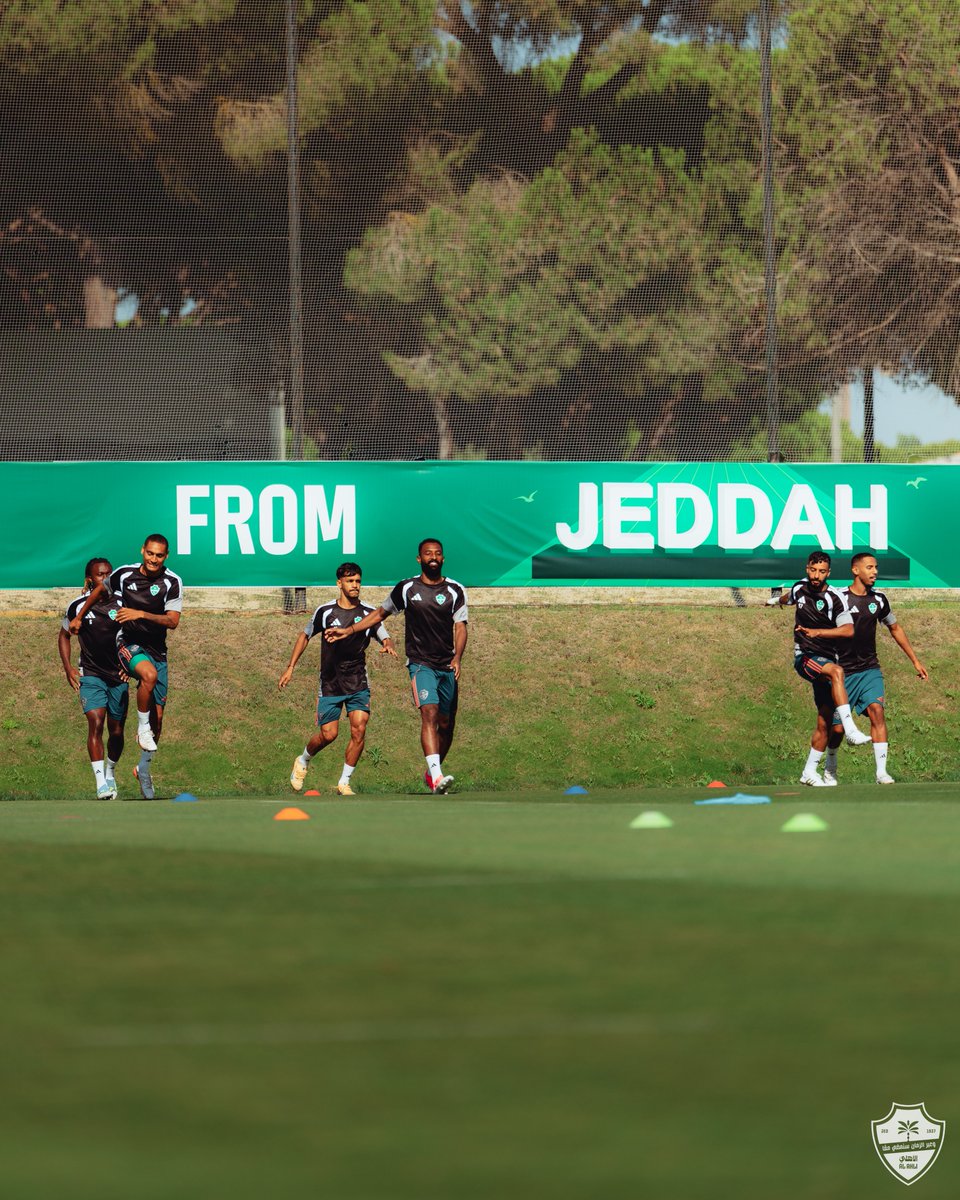 ALAHLI_FC's tweet photo. التركيز في أعلى مستوى ✅
 
#الأهلي_فيتوريا | #بطل_القارة_في_البرتغال https://t.co/Lcs1Fhv2NF