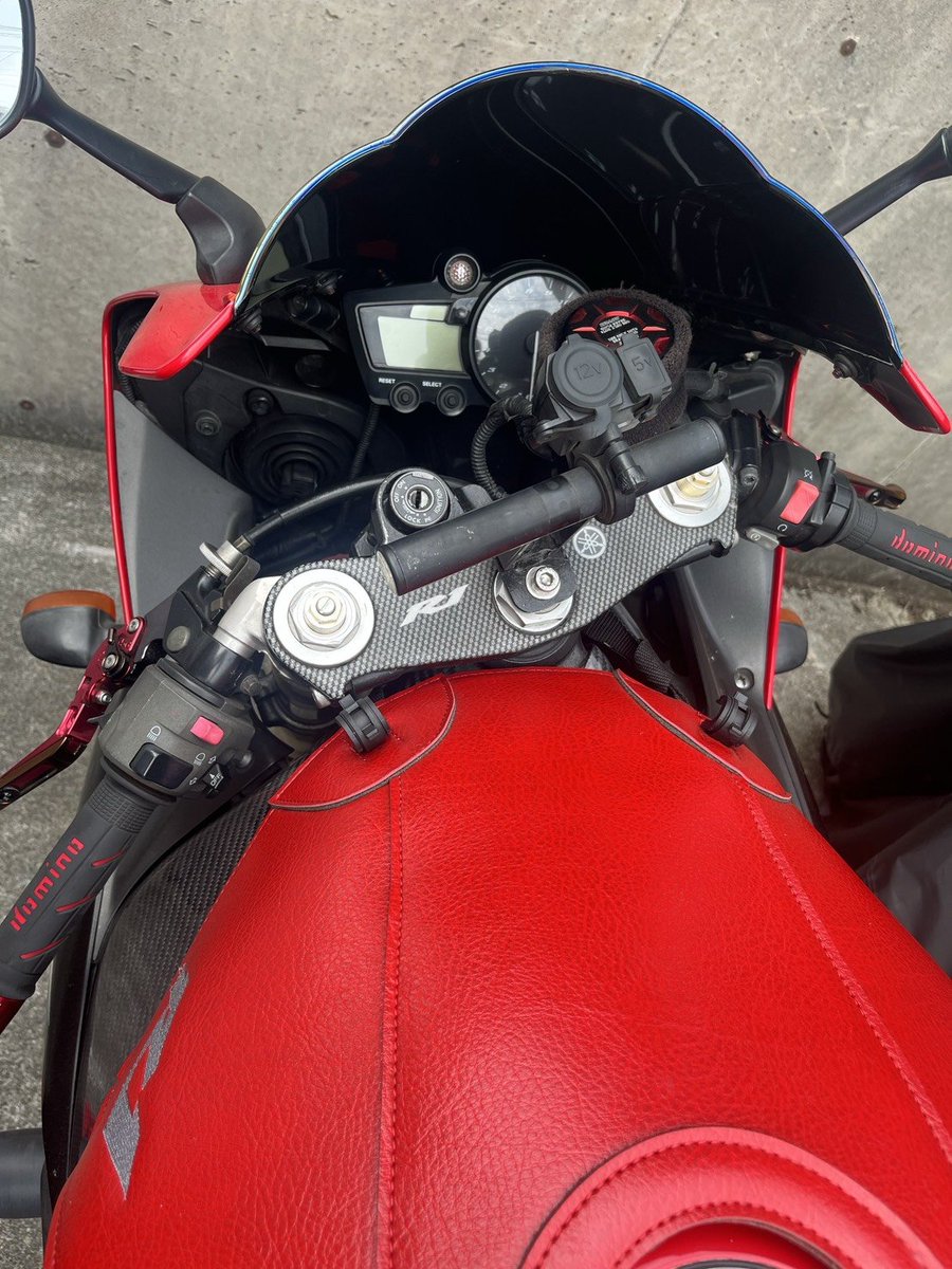 jidoushatounan's tweet photo. 【バイク盗難情報】 千葉県成田市飯田町でヤマハ YZF‐R1の盗難被害がありました！
近隣の方はご注意ください！

■車種：ヤマハ YZF‐R1
■日時：2026年7月21日 〜 2026年7月22日
■被害場所：千葉県成田市飯田町
■ナンバー：成田 い 5103
■特徴：マフラー社外製、右アンダーカウルが白、ボディーカウルにSSTR等各種ステッカー貼付け、ハンドルにステー取り付け

■オーナー（投稿主）コメント：見かけた方は、直ぐに警察へご連絡ください‼️
■オーナー（投稿主）連絡先：@sho42899605

詳細URLと拡散用動画はリプ欄です
#拡散希望 ご協力お願いします！