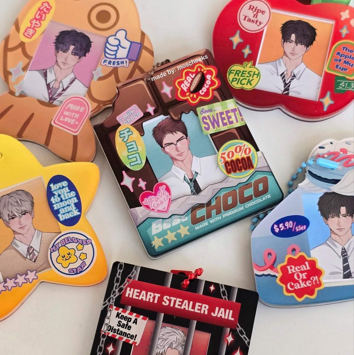 moscheeks's tweet photo. new ID holder and ID photos 🍫🤎❤️ https://t.co/71e4EXR2HW