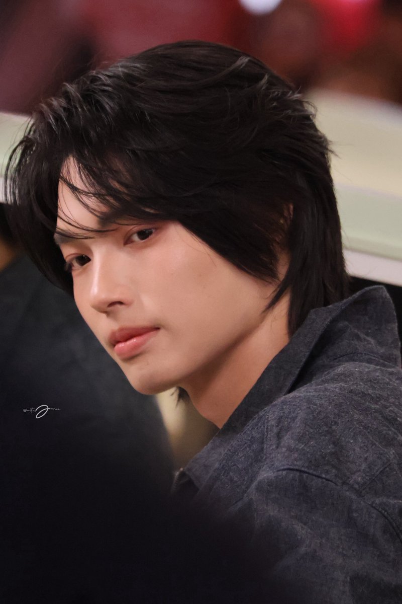 nitrojanee's tweet photo. A glimpse of his side profile and his charm that never dies. 🐰✨

PRADA BEAUTY SUMMER X WIN

#PradaBeautyxWin #winmetawin https://t.co/Y3bEdIkGiC