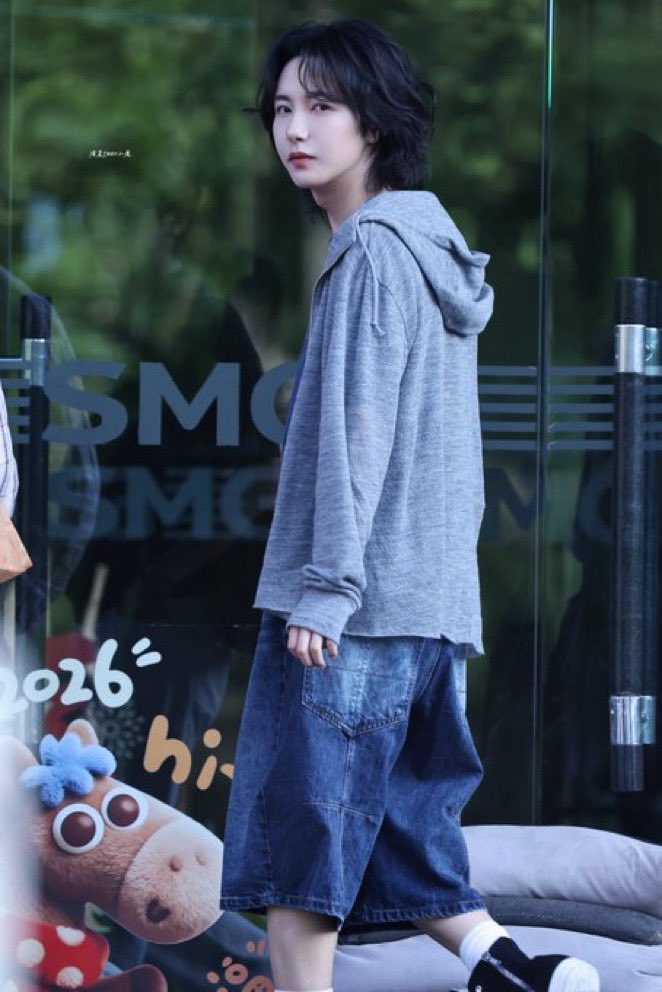 kareenjun's tweet photo. it’s getting vibes “liat nih, udah normal dan sesuai standar lu pada belum?” https://t.co/2JMmD0Wovo