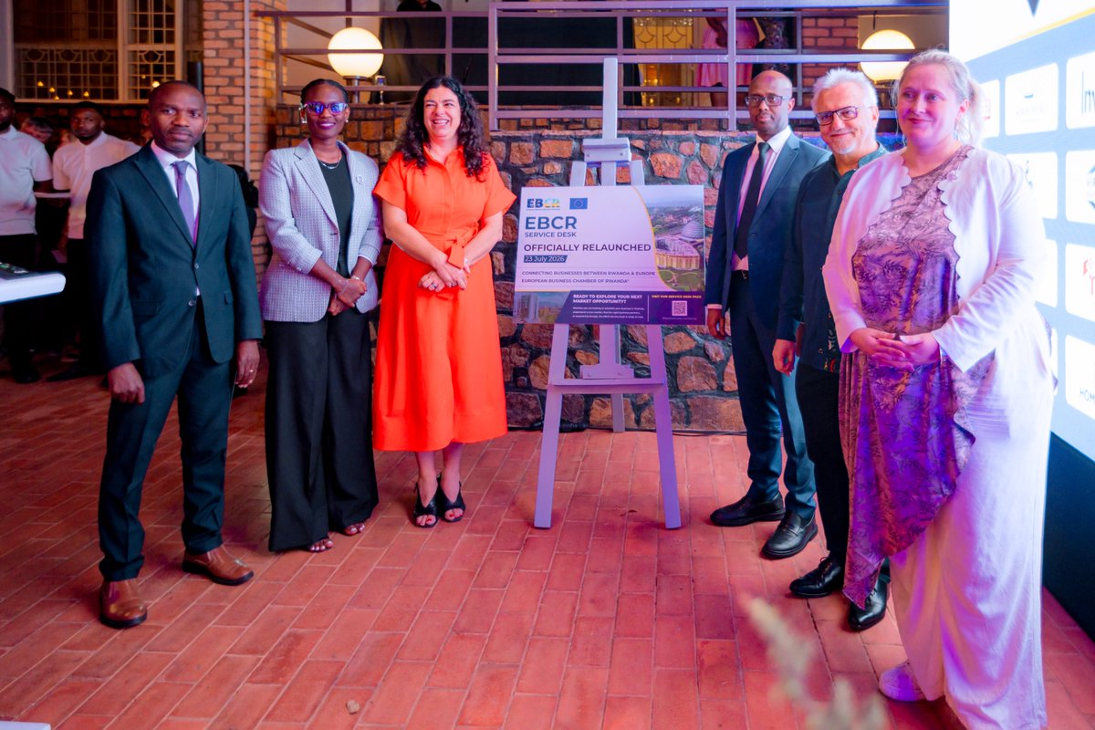 EBC_Rwanda's tweet photo. A new chapter for business between Rwanda and Europe 🇪🇺🇷🇼

Last night, EBCR officially relaunched the #EBCRServiceDesk, strengthening support for companies looking to invest, expand and build partnerships between Rwanda and Europe.

#Rwanda #Trade #Investment #EUinRwanda #Europe https://t.co/FrYnYsp5Rk