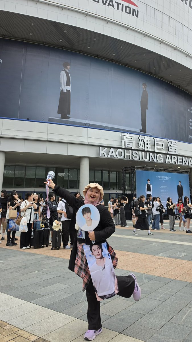 SNJ_Haijjahh's tweet photo. Hoping DK will notice my hat🙏🏻😍🫶🏻🤭❤️ #dxsinkaohsiung #dxsserenade https://t.co/1zx4dFxO5N