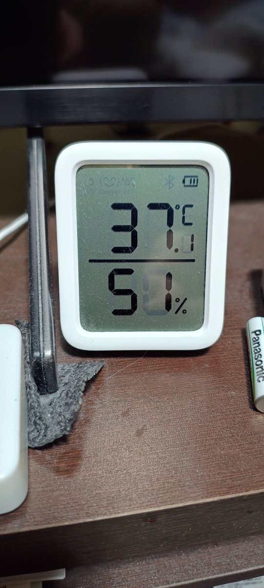 osakakon's tweet photo. しまった！
帰ってくるまでにエアコンをつけておくのを忘れてた！🥵 https://t.co/fZsvCT7UWr